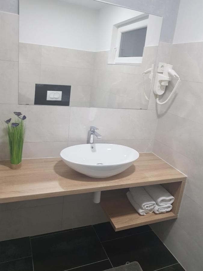 Rooms Vanteo Korenica Ngoại thất bức ảnh