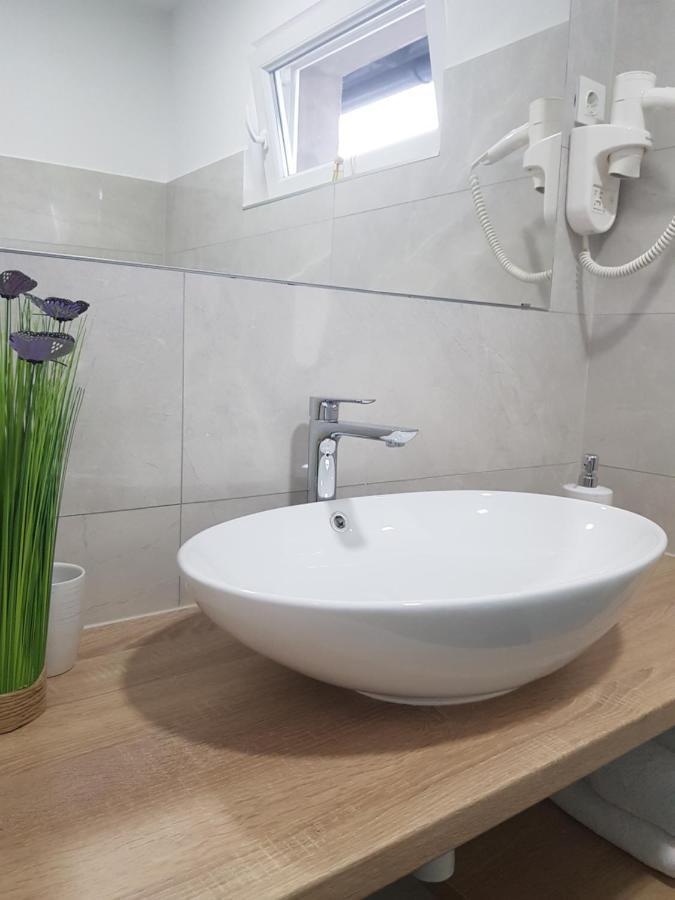 Rooms Vanteo Korenica Ngoại thất bức ảnh