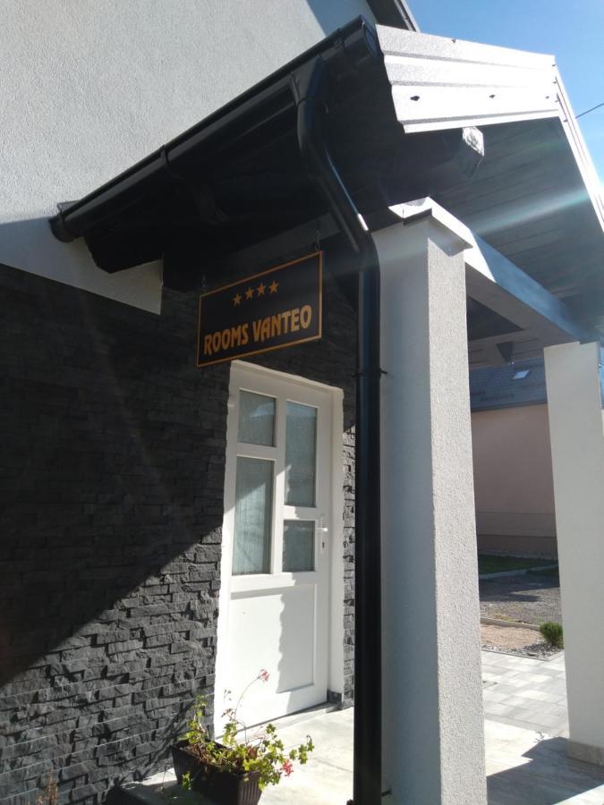 Rooms Vanteo Korenica Ngoại thất bức ảnh