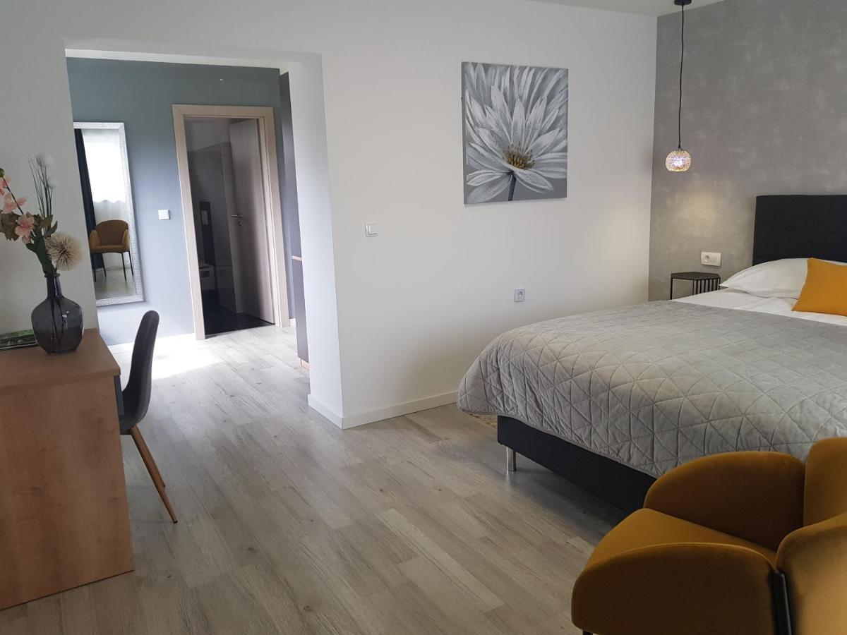 Rooms Vanteo Korenica Ngoại thất bức ảnh